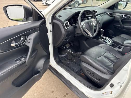 Pearl White 2016 Nissan Rogue SL