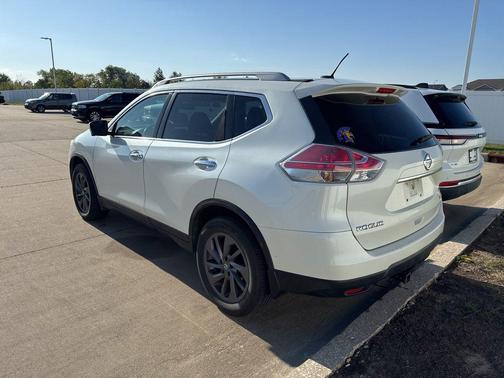 Pearl White 2016 Nissan Rogue SL