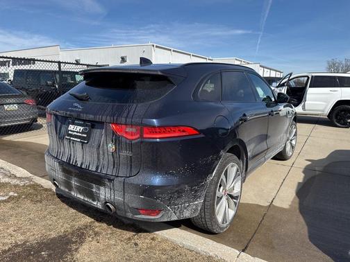 2019 Jaguar F-PACE 30t R-Sport