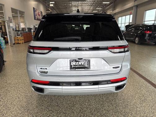 2025 Jeep Grand Cherokee Summit