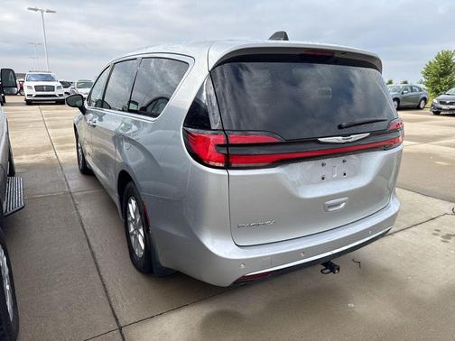 2023 Chrysler Pacifica Touring
