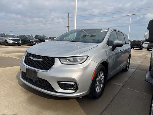 2023 Chrysler Pacifica Touring