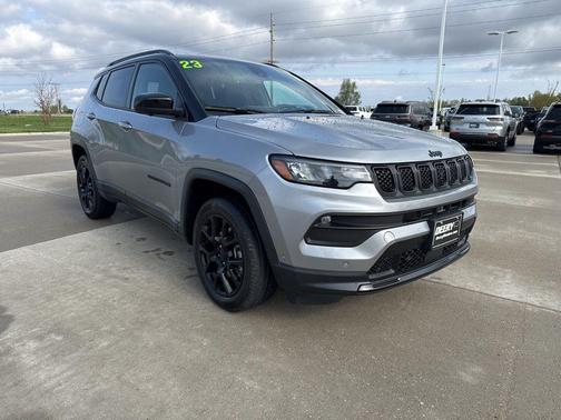 Billet Silver Metallic Clearcoat 2023 Jeep Compass Latitude