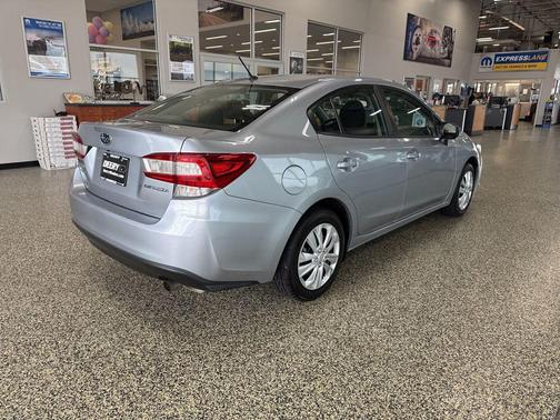 Ice Silver Metallic 2022 Subaru Impreza Base