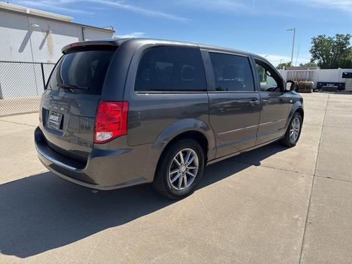 Granite Crystal Metallic Clearcoat 2014 Dodge Grand Caravan AVP/SE