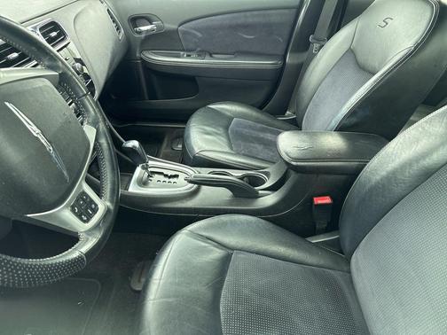 2013 Chrysler 200 Limited