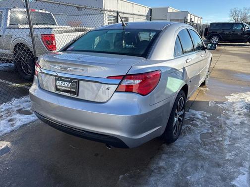 2013 Chrysler 200 Limited