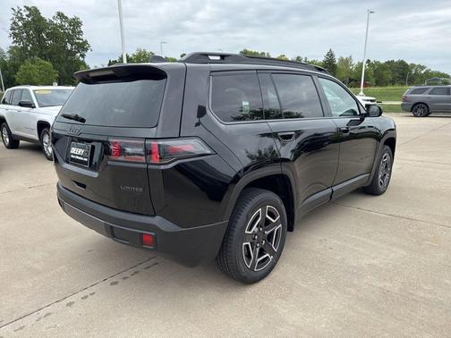 Diamond Black Crystal Pearlcoat 2026 Jeep Cherokee Limited