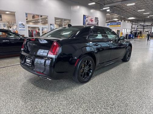 2023 Chrysler 300 Touring