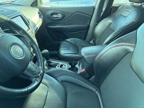 2020 Jeep Cherokee Trailhawk