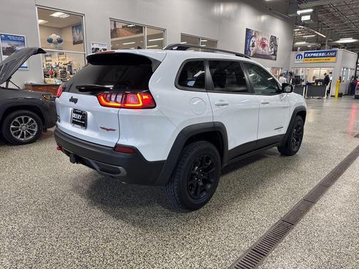 2020 Jeep Cherokee Trailhawk