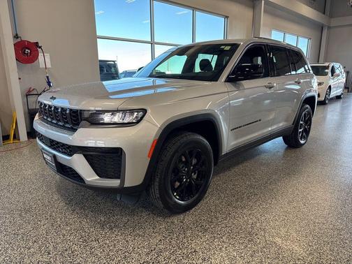 2026 Jeep Grand Cherokee Altitude