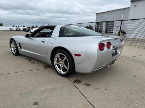 Galaxy Silver Metallic 2001 Chevrolet Corvette Base