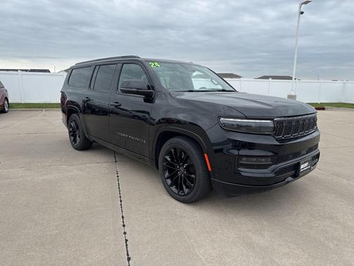Diamond Black Crystal Pearlcoat 2024 Jeep Grand Wagoneer L Series II
