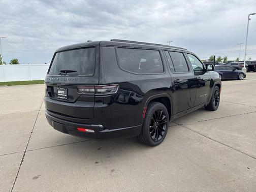 Diamond Black Crystal Pearlcoat 2024 Jeep Grand Wagoneer L Series II