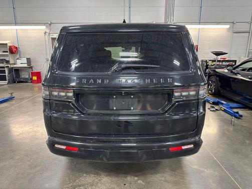 Diamond Black Crystal Pearlcoat 2024 Jeep Grand Wagoneer L Series II
