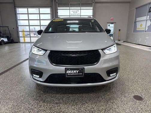 2026 Chrysler Pacifica L