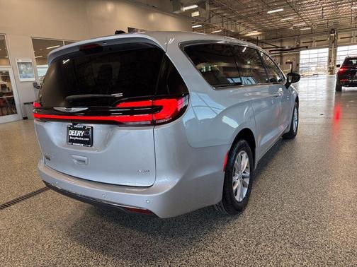 2026 Chrysler Pacifica L