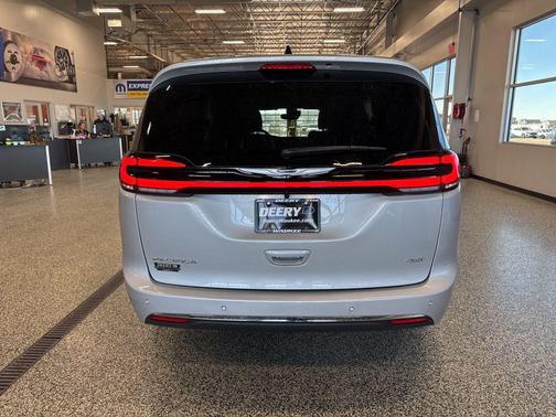 2026 Chrysler Pacifica L