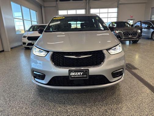 2026 Chrysler Pacifica L