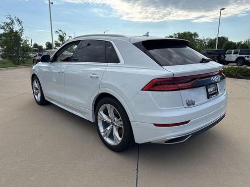 Glacier White 2023 Audi Q8 55 Prestige