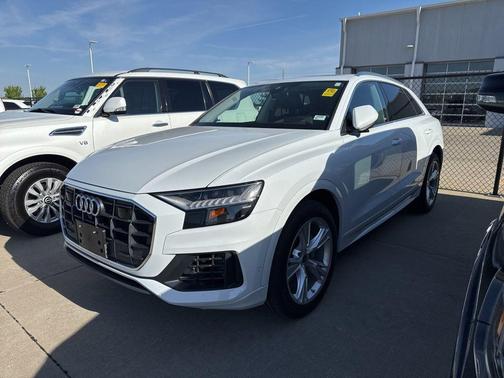 Glacier White 2023 Audi Q8 55 Prestige