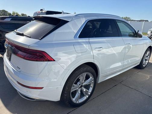 Glacier White 2023 Audi Q8 55 Prestige