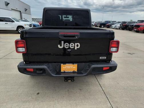 2021 Jeep Gladiator Overland