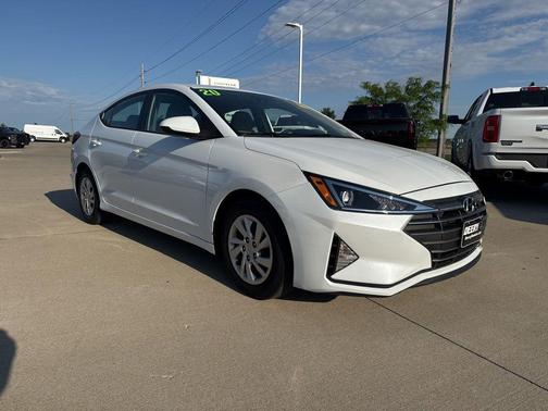 Quartz White Pearl 2020 Hyundai ELANTRA SE
