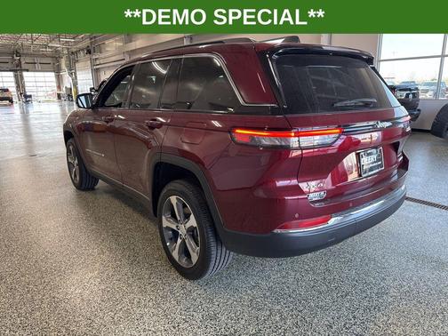 Velvet Red Pearlcoat 2025 Jeep Grand Cherokee Limited