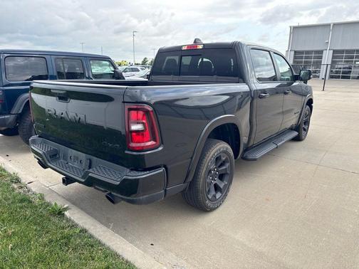 Diamond Black Crystal Pearlcoat 2025 RAM 1500 Big Horn/Lone Star