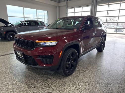 2025 Jeep Grand Cherokee Altitude