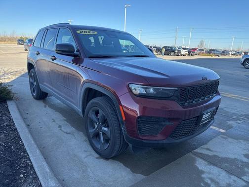 2025 Jeep Grand Cherokee Altitude