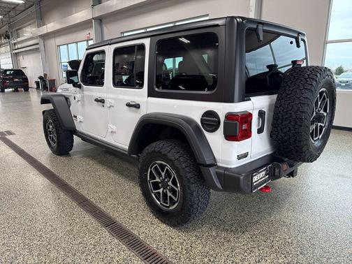 Bright White Clearcoat 2026 Jeep Wrangler Rubicon