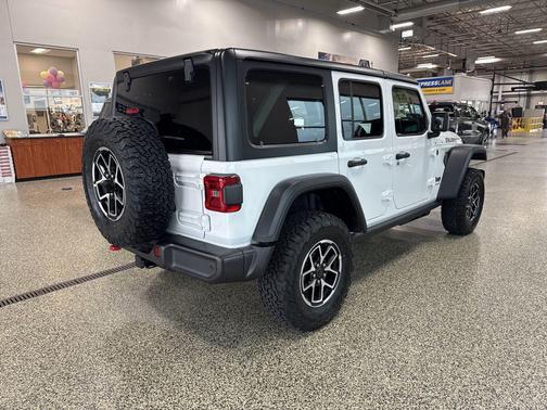 Bright White Clearcoat 2026 Jeep Wrangler Rubicon