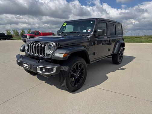 Granite Crystal Metallic Clearcoat 2025 Jeep Wrangler 4xe Sahara