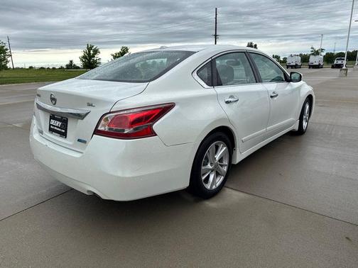 Pearl White Metallic 2013 Nissan Altima 2.5 SL