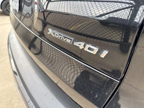 Black Sapphire Metallic 2024 BMW X5 xDrive40i
