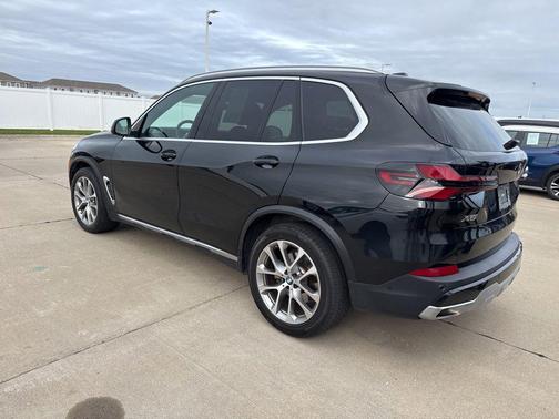 Black Sapphire Metallic 2024 BMW X5 xDrive40i
