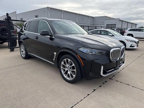 Black Sapphire Metallic 2024 BMW X5 xDrive40i