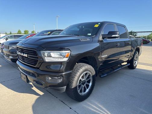 Diamond Black Crystal Pearlcoat 2019 RAM 1500 Big Horn