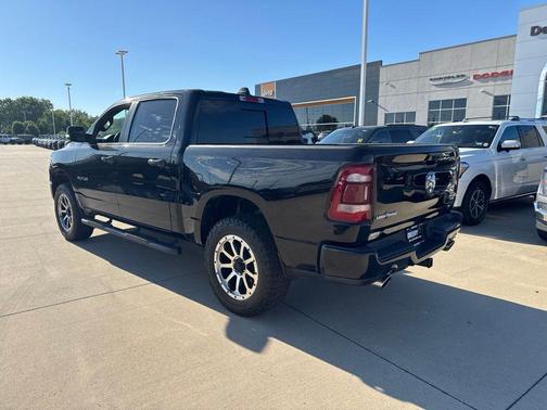 Diamond Black Crystal Pearlcoat 2019 RAM 1500 Big Horn