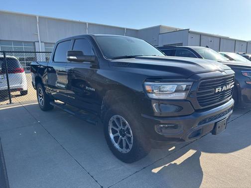 Diamond Black Crystal Pearlcoat 2019 RAM 1500 Big Horn
