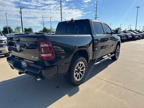 Diamond Black Crystal Pearlcoat 2019 RAM 1500 Big Horn