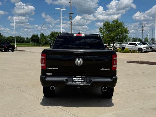 Diamond Black Crystal Pearlcoat 2019 RAM 1500 Big Horn