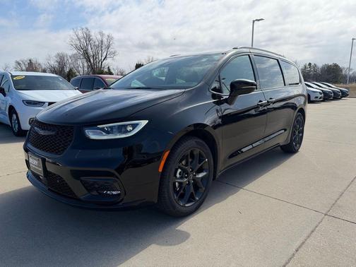 2026 Chrysler Pacifica L