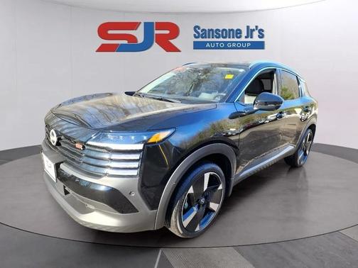 Super Black 2025 Nissan Kicks SR