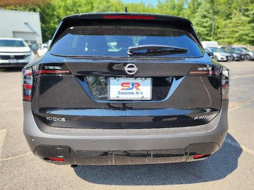 2025 Nissan Kicks SV
