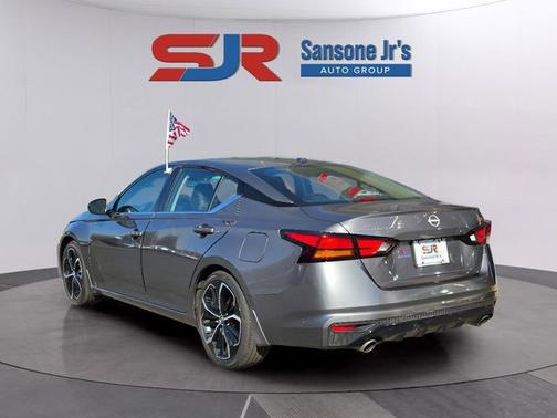Gun Metallic 2024 Nissan Altima 2.5 SR