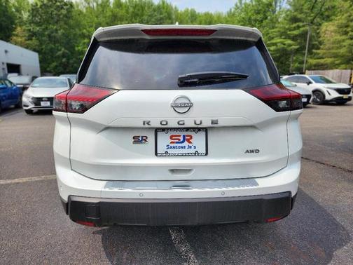 2025 Nissan Rogue SV